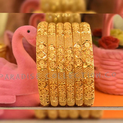 Trendy Women’s Bangles Pack with Complimentary Fancy Jewellery Case
